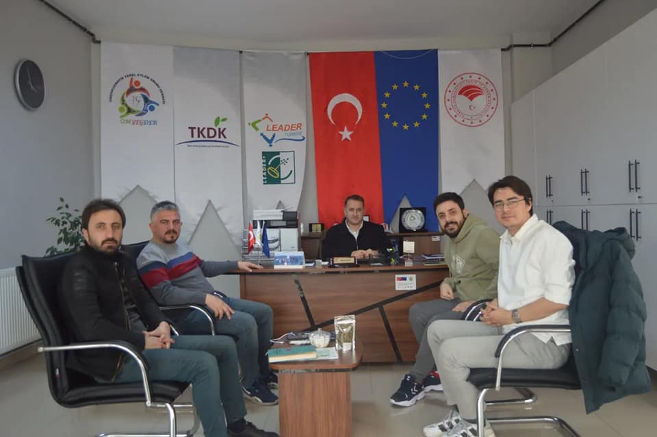 GENÇ YATIRIMCILARDAN DERNEĞİMİZE ZİYARET GENÇ YATIRIMCILARDAN DERNEĞİMİZE ZİYARET