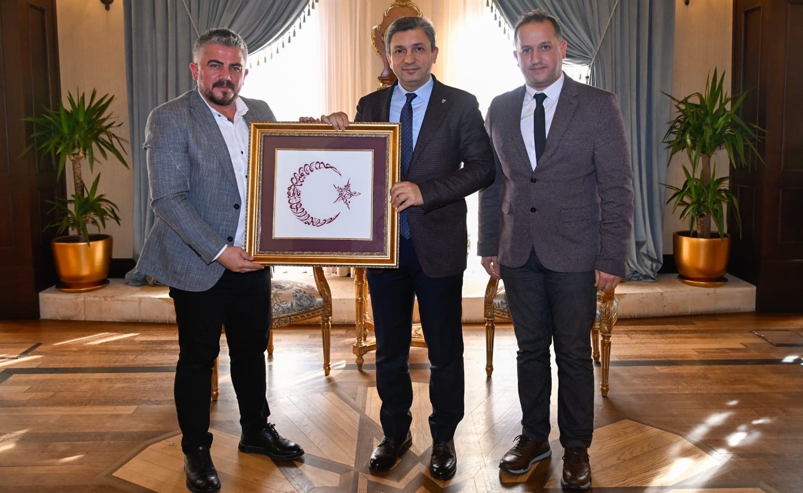 ANTALYA VALİSİ SN. HULUSİ ŞAHİN ZİYARETİMİZ ANTALYA VALİSİ SN. HULUSİ ŞAHİN ZİYARETİMİZ