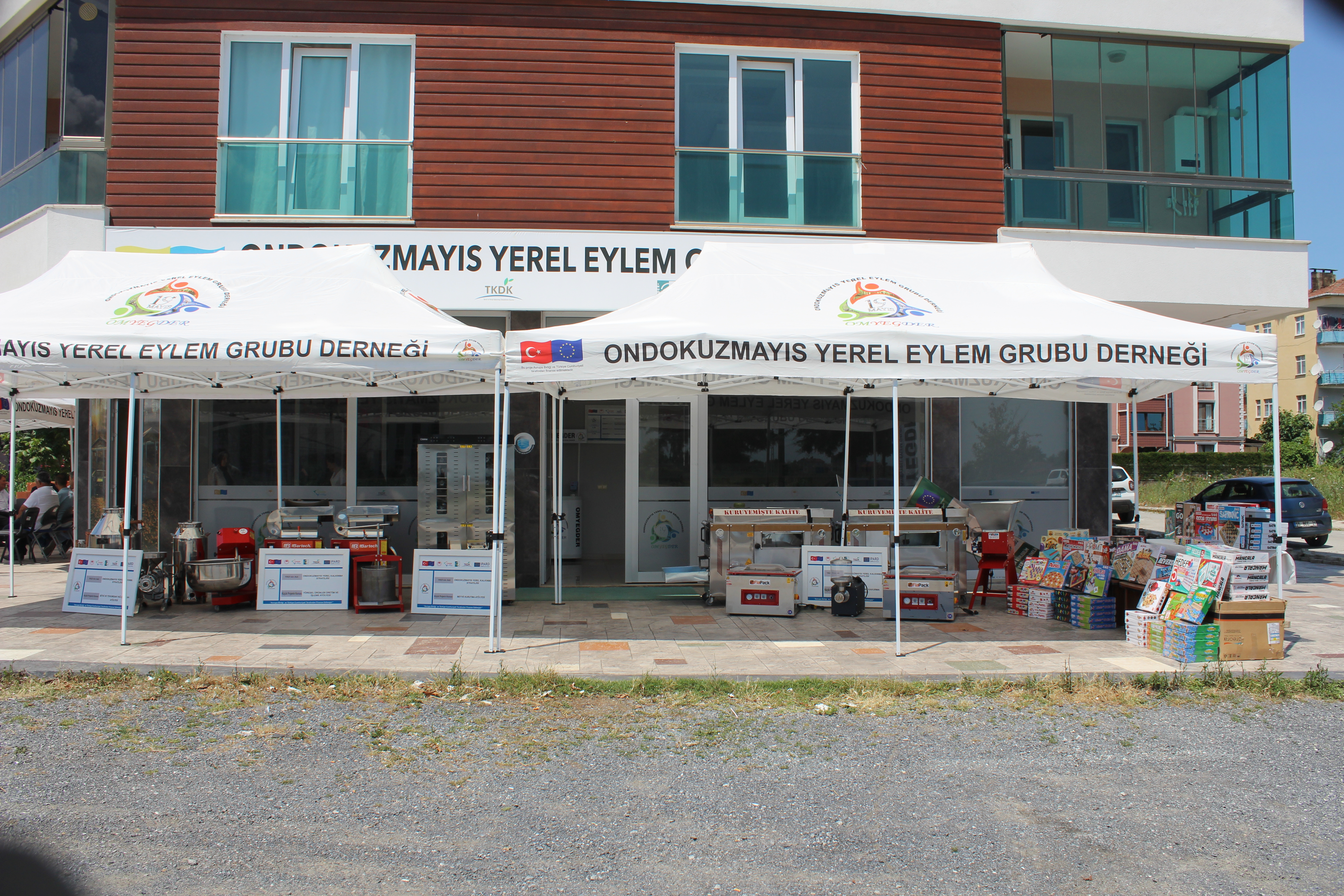 YÖRESEL ÜRÜNLERİN İŞLENMESİ VE KATMA DEĞER KAZANDIRILMASI PROJESİ YÖRESEL ÜRÜNLERİN İŞLENMESİ VE KATMA DEĞER KAZANDIRILMASI PROJESİ